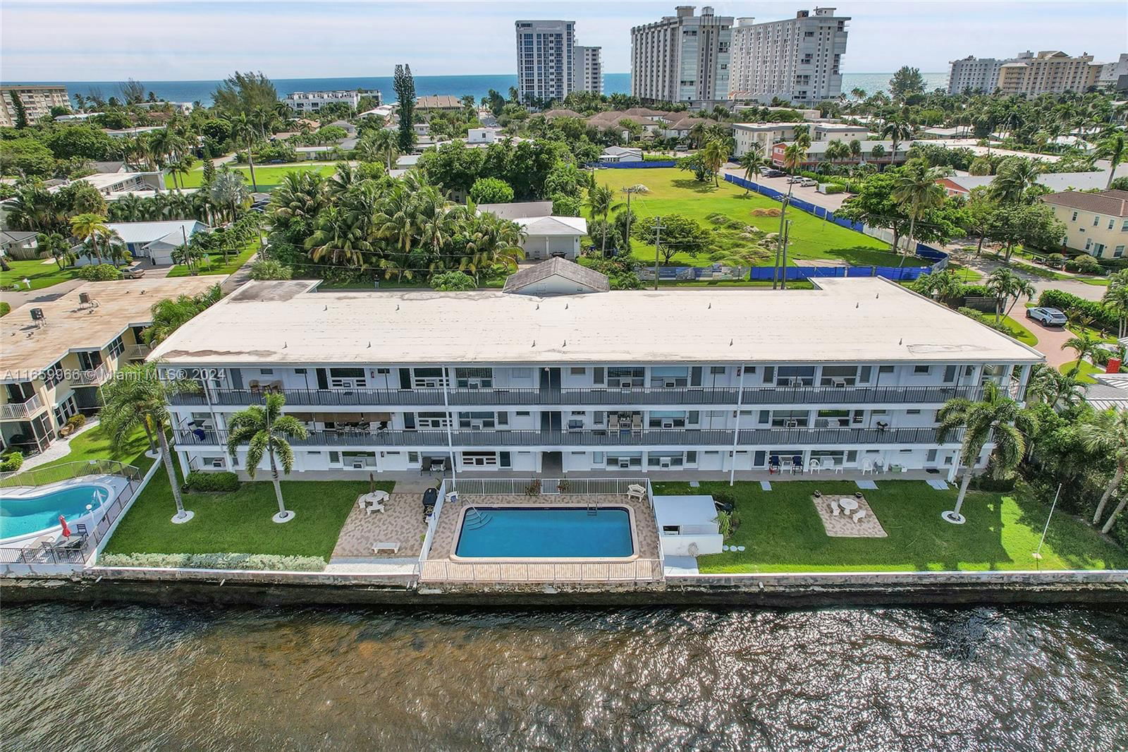 Real estate property located at 701 Riverside Dr #202, Broward, RIVERDALE ARMS APTS INC C, Pompano Beach, FL