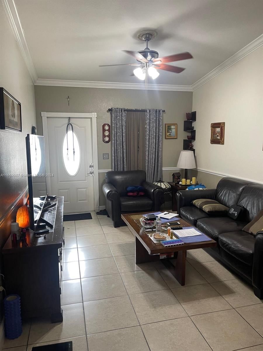 Real estate property located at 7659 182nd Ln #806, Miami-Dade, GABRIELLA CONDO CENTER, Hialeah, FL