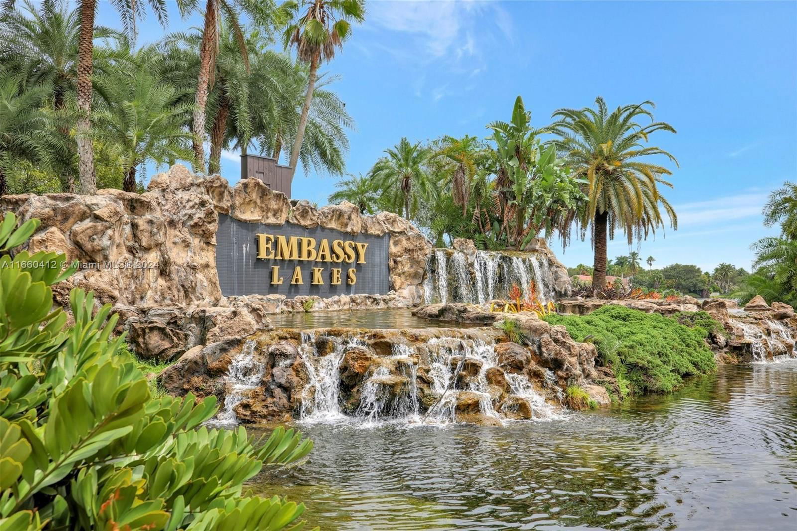 Real estate property located at 10452 Santiago St, Broward, EMBASSY LAKES, Cooper City, FL