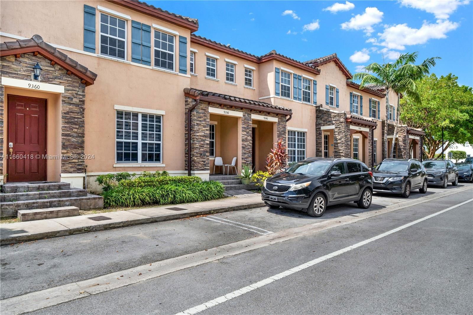 Real estate property located at 9350 171st Ct, Miami-Dade, KENDALL COMMONS TOWNHOMES, Miami, FL