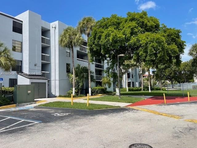 Real estate property located at 12209 14th Ln #1205, Miami-Dade, VISTA DEL LAGO CONDO PH 2, Miami, FL