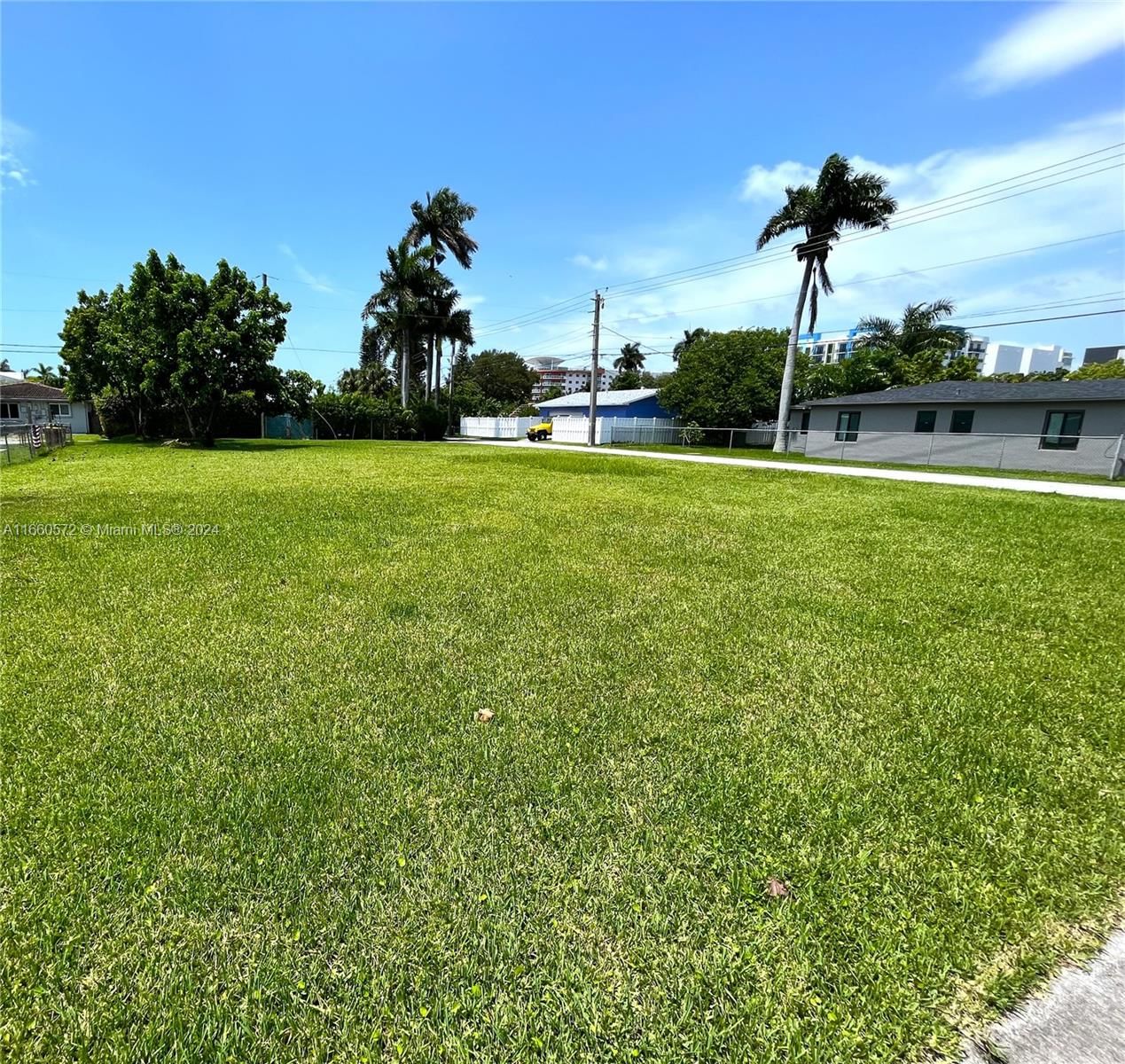 Real estate property located at 212 1st St, Broward, DANIA COUNTRY CLUB ESTATE, Dania Beach, FL