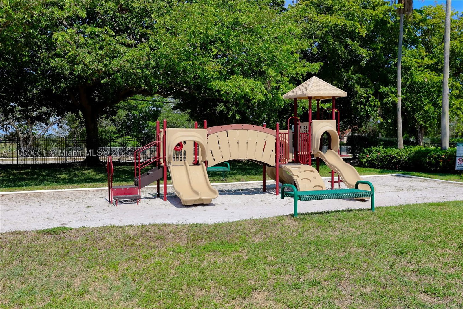 Real estate property located at 446 113th Way #446, Broward, Fairway Greens Condo Home, Pembroke Pines, FL