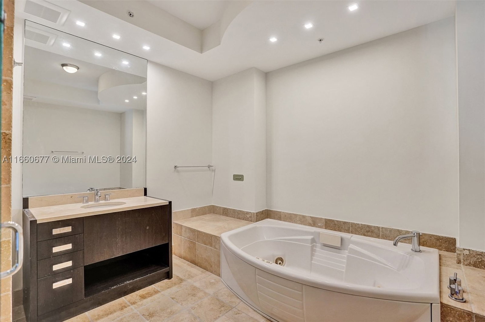 Real estate property located at 18201 Collins Ave #3404&Cabana, Miami-dade, Trump Royale, Sunny Isles Beach, FL