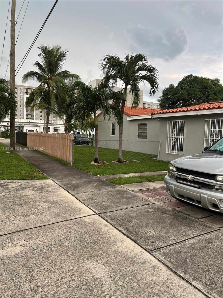 Real estate property located at 904 24th St, Miami-dade, Hialeah 13th Addn Amd Pl, Hialeah, FL