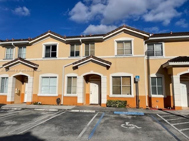 Real estate property located at 7321 174th Ter #103, Miami-Dade, SHOMA VILLAS II AT COUNTR, Hialeah, FL