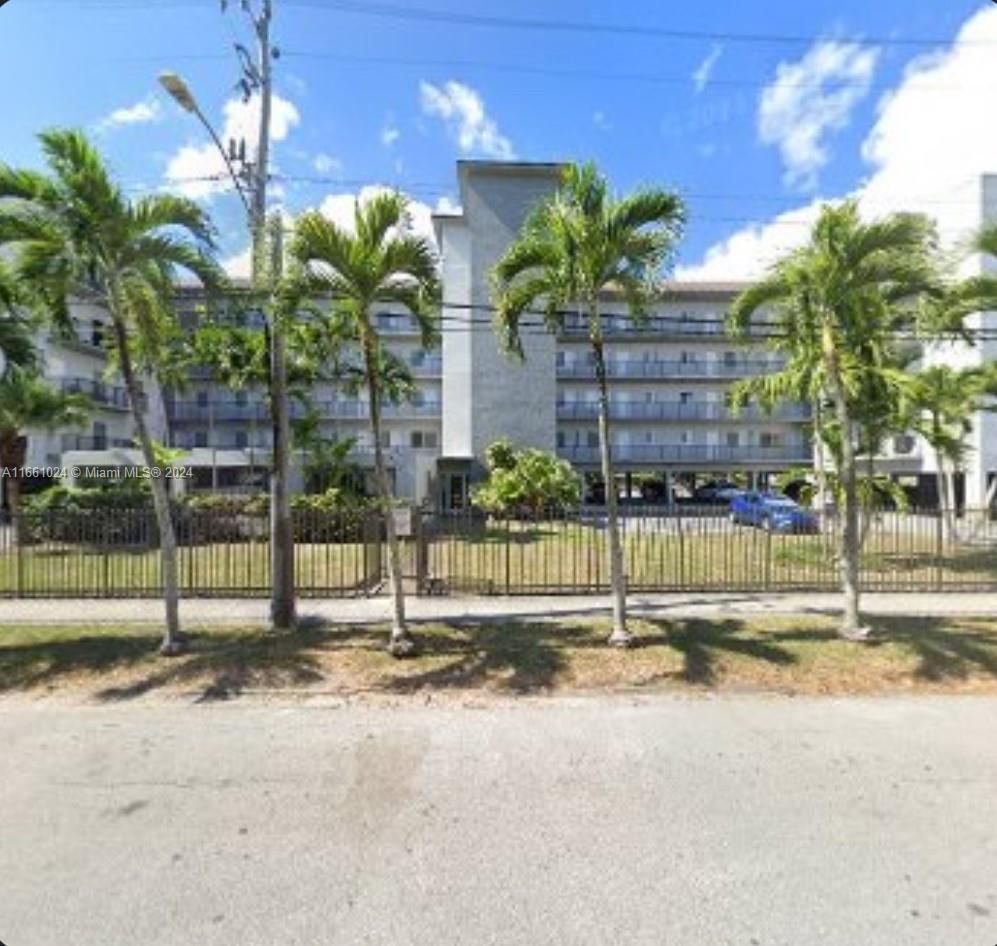 Real estate property located at 900 84th Ave #207A, Miami-Dade, MARBELLA APTS CONDO, Miami, FL