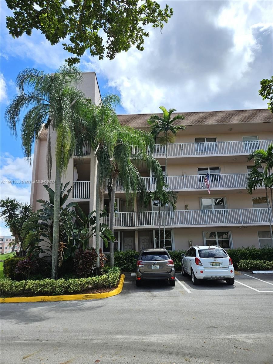 Real estate property located at 2524 104th Ave #101, Broward, SUNRISE LAKES 186 CONDO, Sunrise, FL