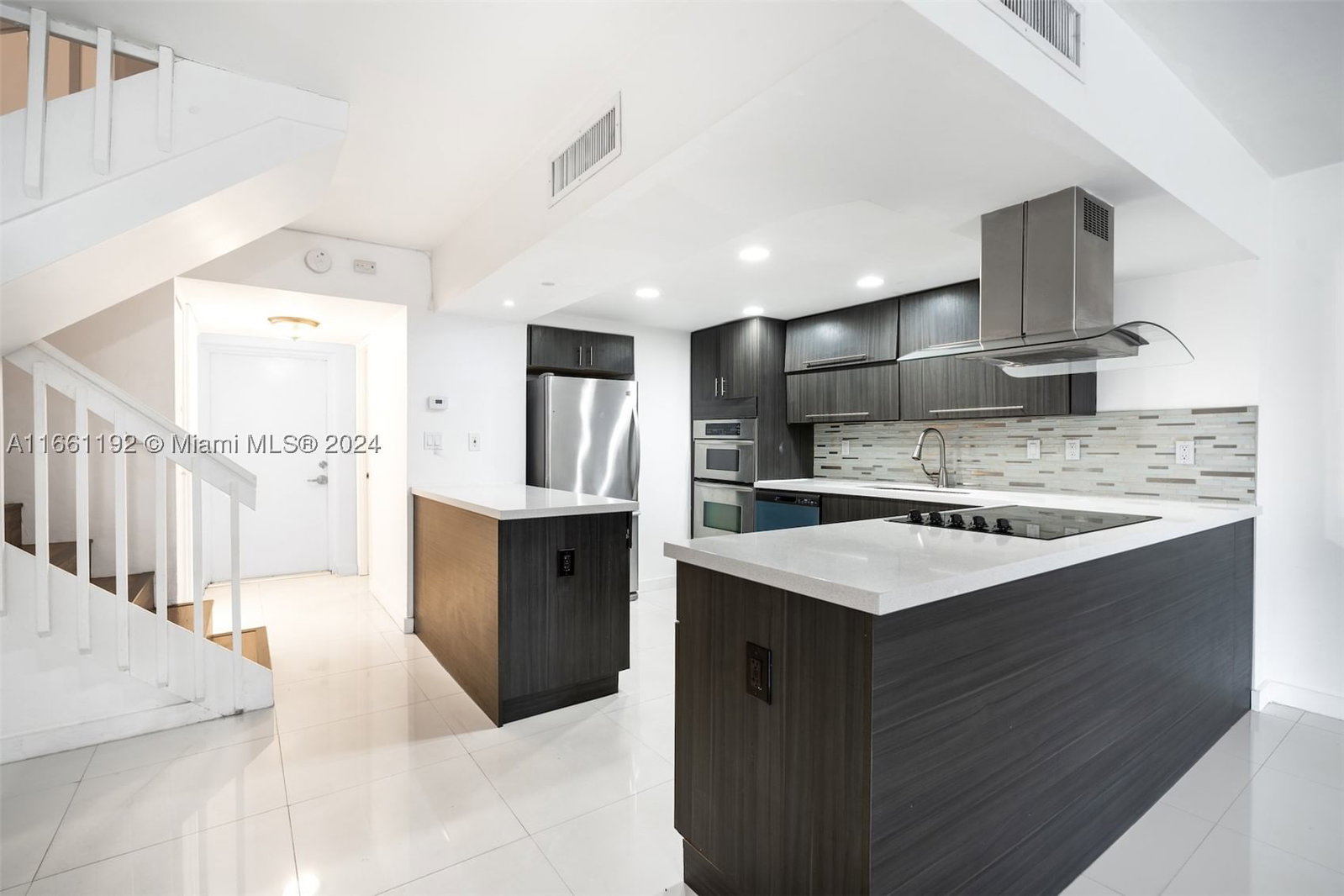 Real estate property located at 20350 Country Club Dr #123, Miami-dade, Villa Dorada Condo No 2, Aventura, FL