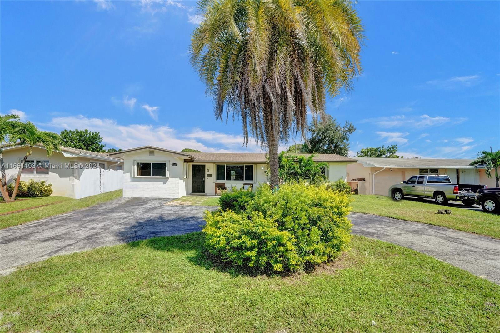 Real estate property located at 8821 11th St, Broward, BOULEVARD HEIGHTS SEC NIN, Pembroke Pines, FL