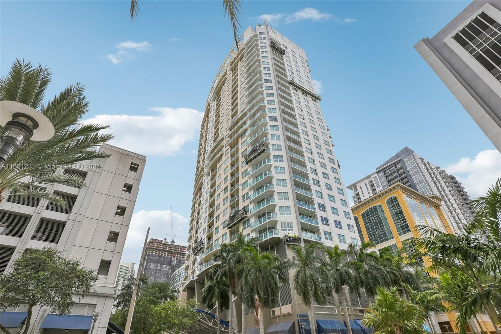 Real estate property located at 350 2nd St #2340, Broward, 350 LAS OLAS PLACE CONDO, Fort Lauderdale, FL