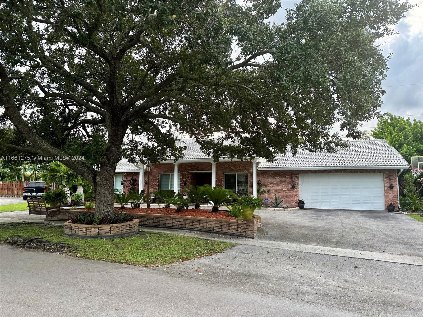 Real estate property located at 1961 75th Ter, Broward, NEW ORLEANS VILLAS, Plantation, FL