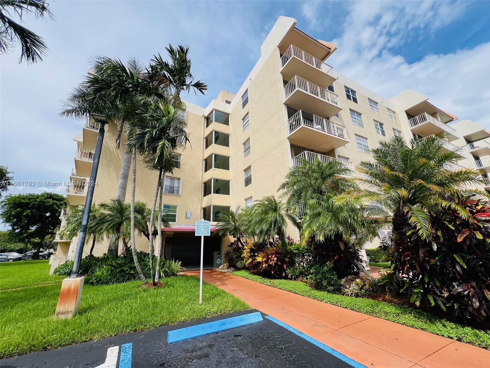 Real estate property located at 13120 92 AV B-201, Miami-Dade, VILLAGE AT THE FALLS CONDO, Miami, FL