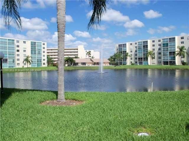 Real estate property located at 441 3rd St #305, Broward, MEADOWBROOK LAKES VIEW CO, Dania Beach, FL