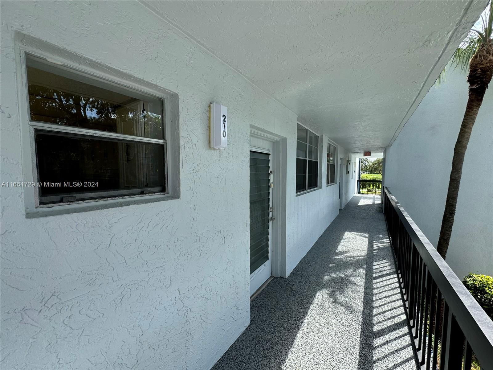 Real estate property located at 3200 Holiday Springs Blvd #3-210, Broward, HOLIDAY SPRINGS VILLAGE 1, Margate, FL