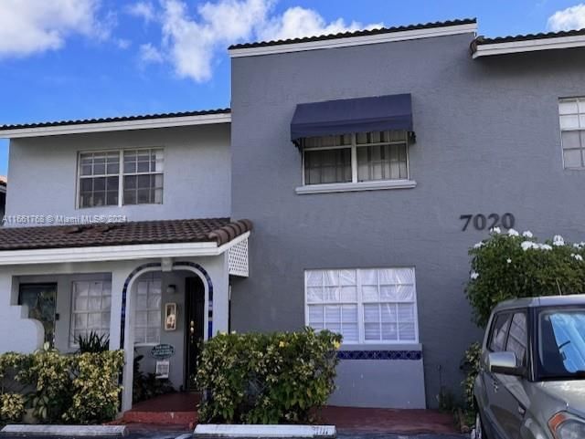 Real estate property located at 7020 173rd Dr #501, Miami-Dade, LAGO DEL REY CONDO, Miami, FL