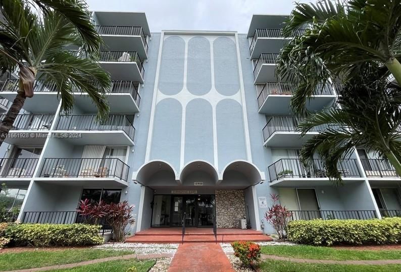 Real estate property located at 12500 15th Ave #402, Miami-Dade, THREE HORIZONS EAST CONDO, North Miami, FL