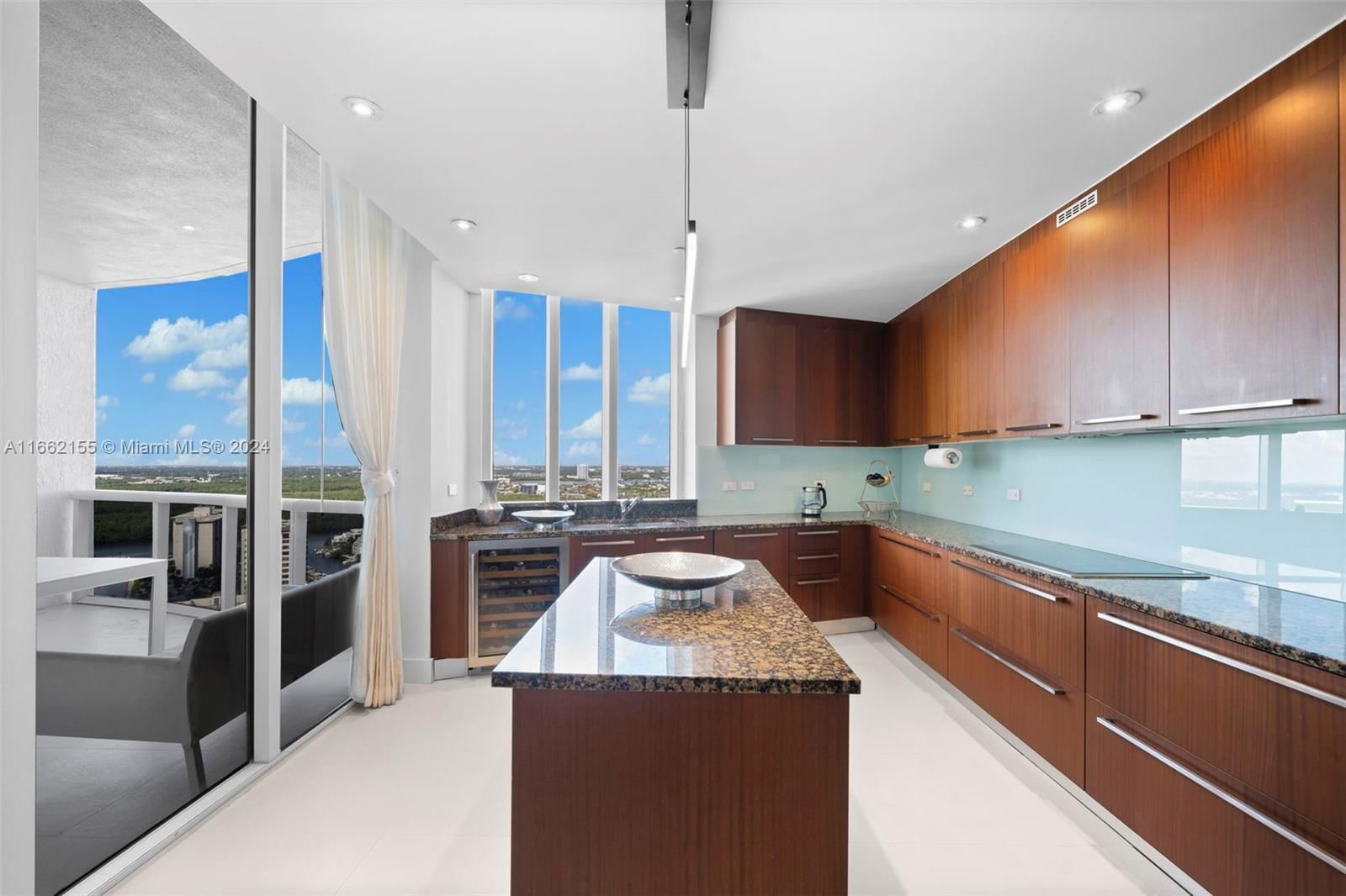 Real estate property located at 16001 Collins Ave #2706, Miami-dade, Tdr Tower I Condo, Sunny Isles Beach, FL