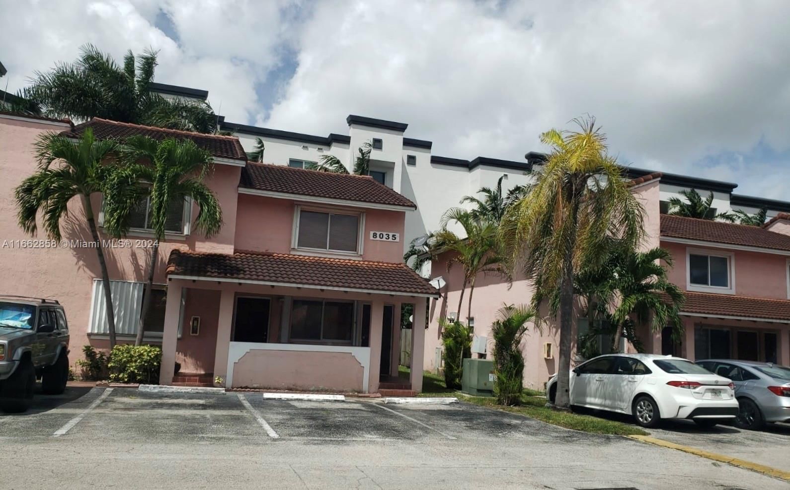 Real estate property located at 8035 Lake Dr #101, Miami-Dade, DORAL COURT CONDO, Doral, FL