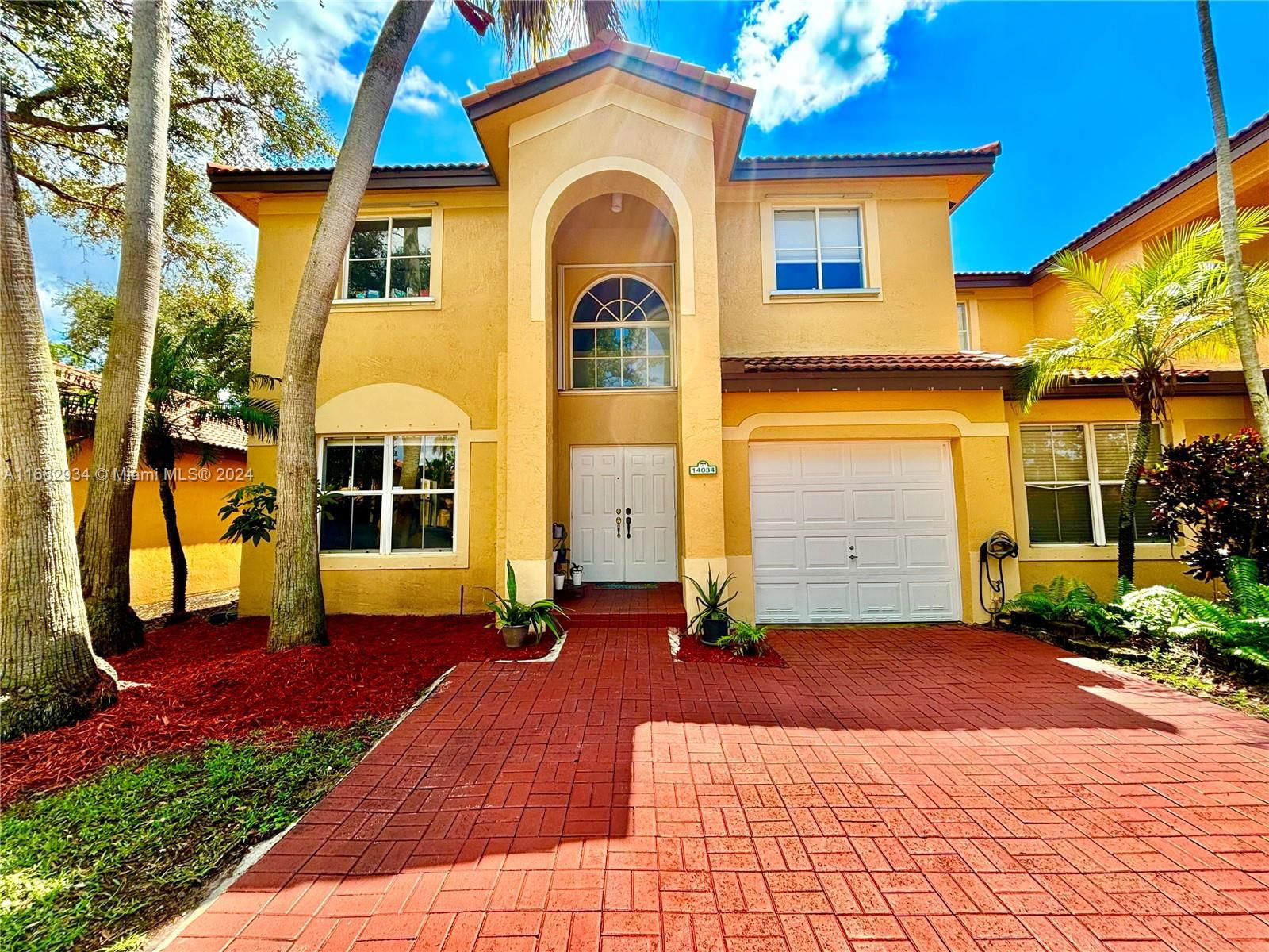 Real estate property located at 14034 Forest Oak Cir, Broward, Poinciana Parc, Davie, FL