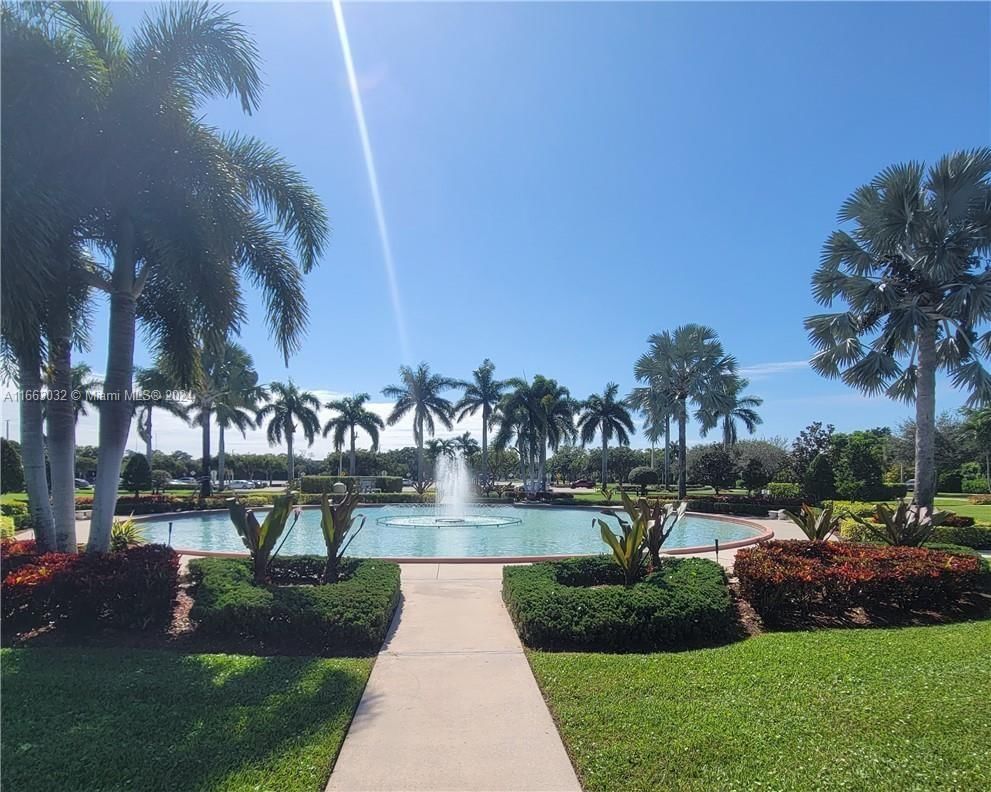 Real estate property located at 72 Brighton B B, Palm Beach, BRIGHTON AT CENTURY VILLA, Boca Raton, FL