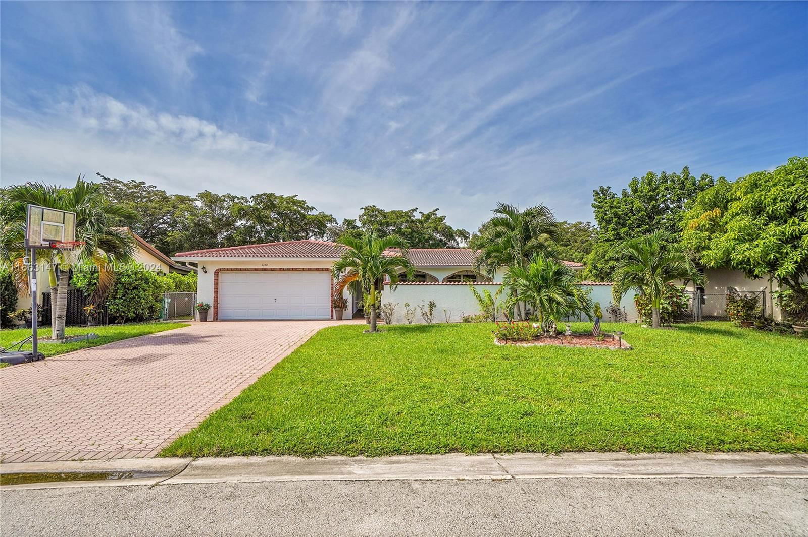 Real estate property located at 2458 118th Ter, Broward, CORAL SPRINGS COUNTRY CLU, Coral Springs, FL