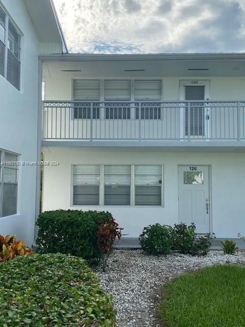 Real estate property located at 126 Sheffield F #126, Palm Beach, SHEFFIELD CONDOS A TO Q, West Palm Beach, FL