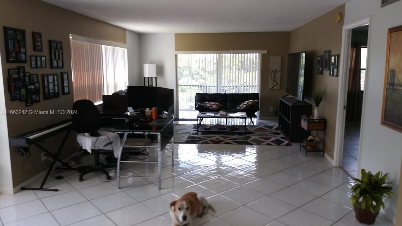 Real estate property located at 3300 Spanish Moss Ter #301, Broward, GARDEN LAKES OF INVERRARY, Lauderhill, FL