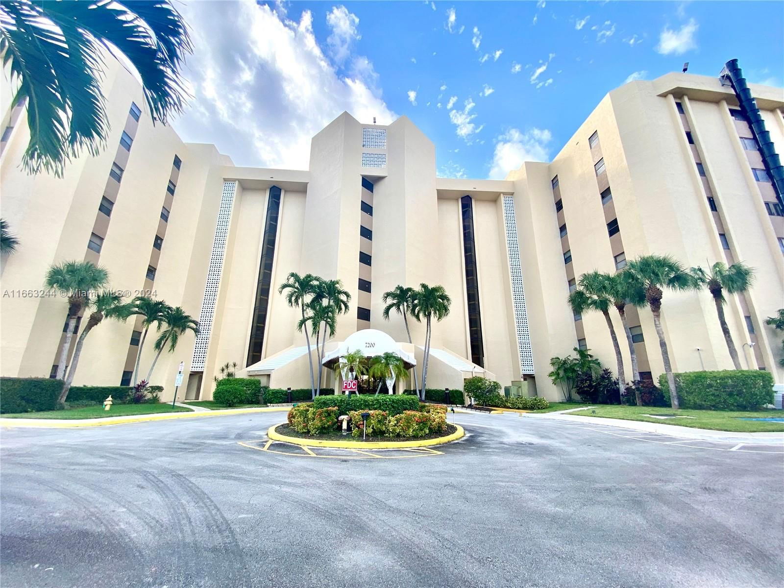 Real estate property located at 7200 Radice Ct #502, Broward, ENVIRON TOWERS I CONDO, Lauderhill, FL