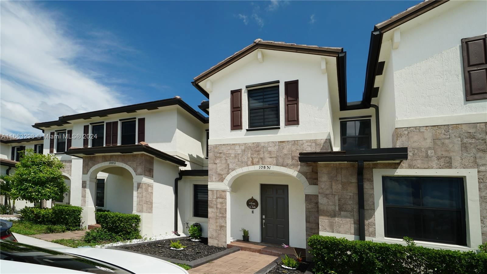 Real estate property located at 10851 32nd Ln, Miami-Dade, AQUABELLA NORTH REPLAT, Hialeah, FL