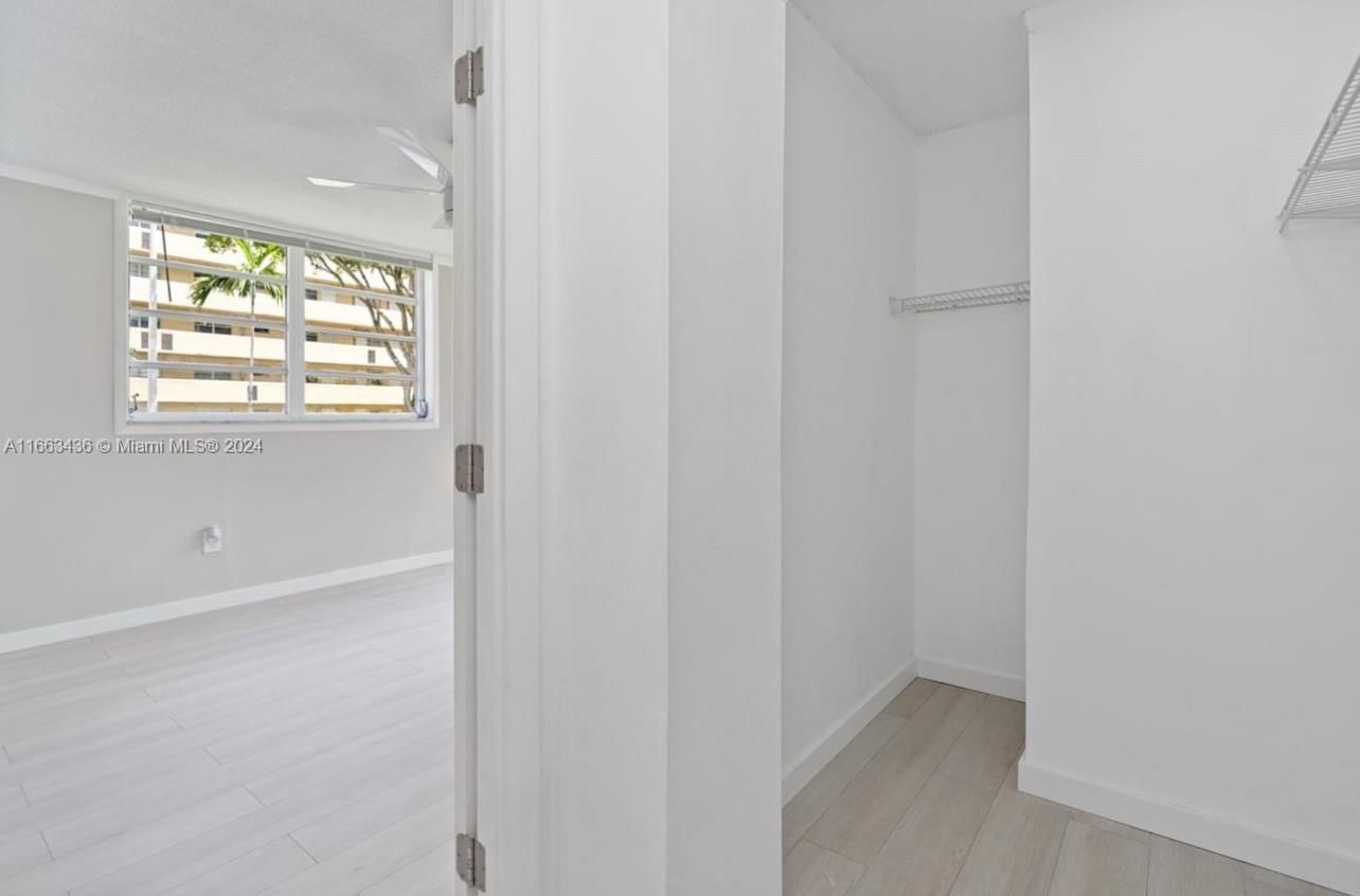 Real estate property located at 1700 191st St #100, Miami-dade, Jade Winds Grp Easter Lil, Miami, FL