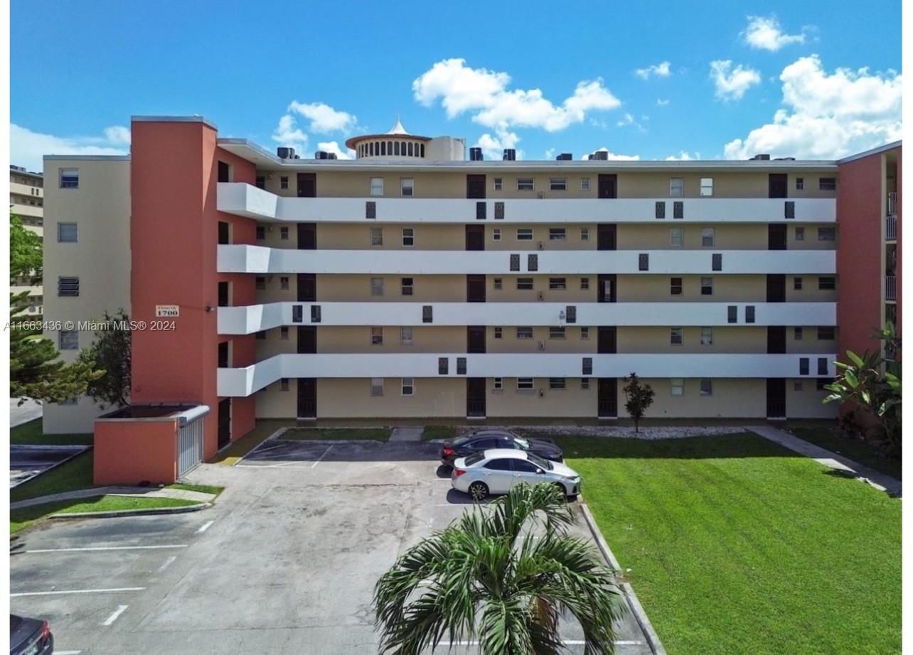Real estate property located at 1700 191st St #100, Miami-dade, Jade Winds Grp Easter Lil, Miami, FL