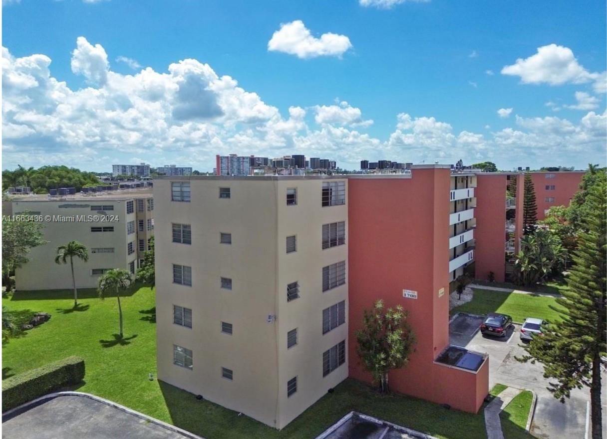 Real estate property located at 1700 191st St #100, Miami-dade, Jade Winds Grp Easter Lil, Miami, FL