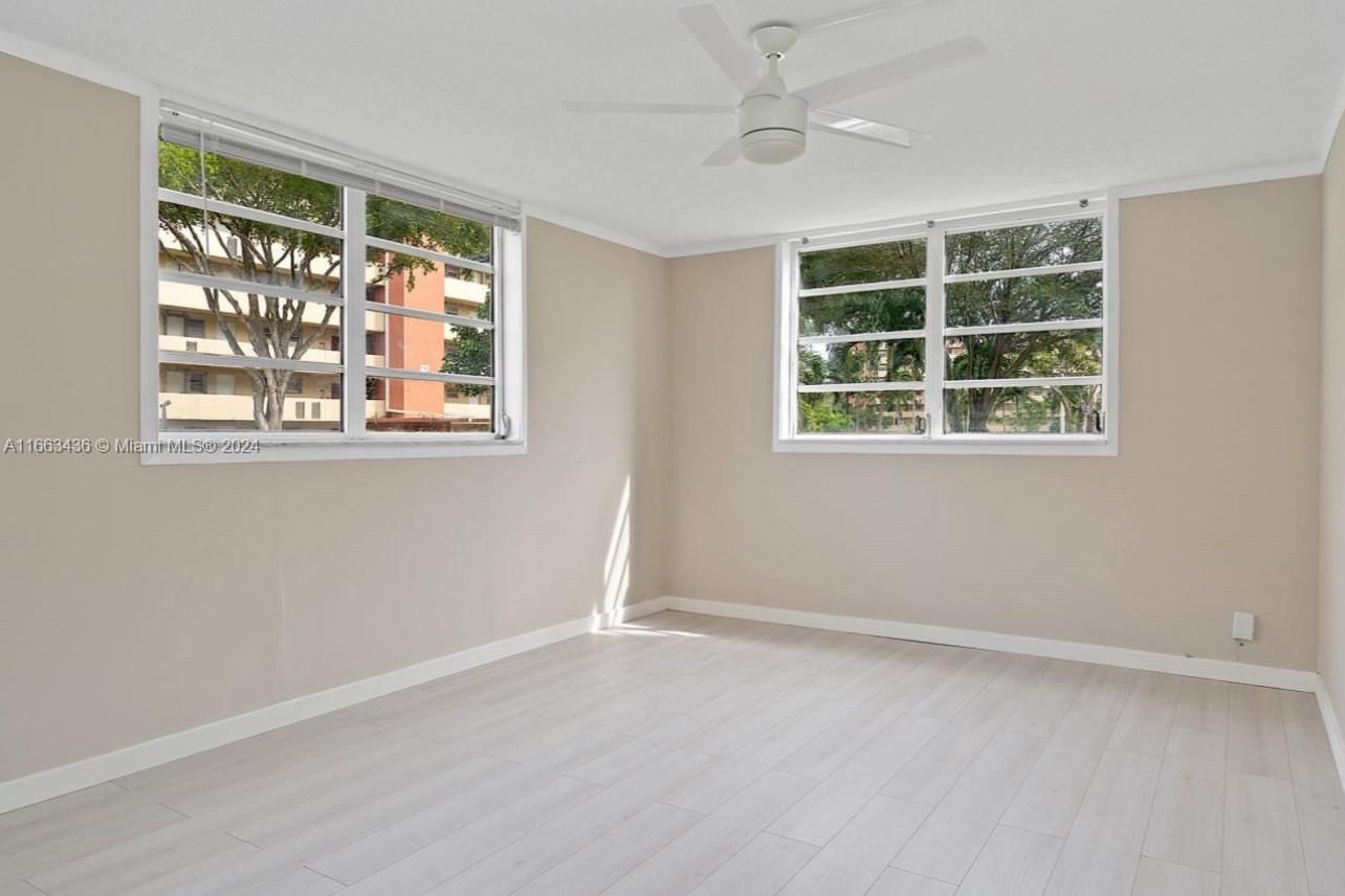 Real estate property located at 1700 191st St #100, Miami-dade, Jade Winds Grp Easter Lil, Miami, FL