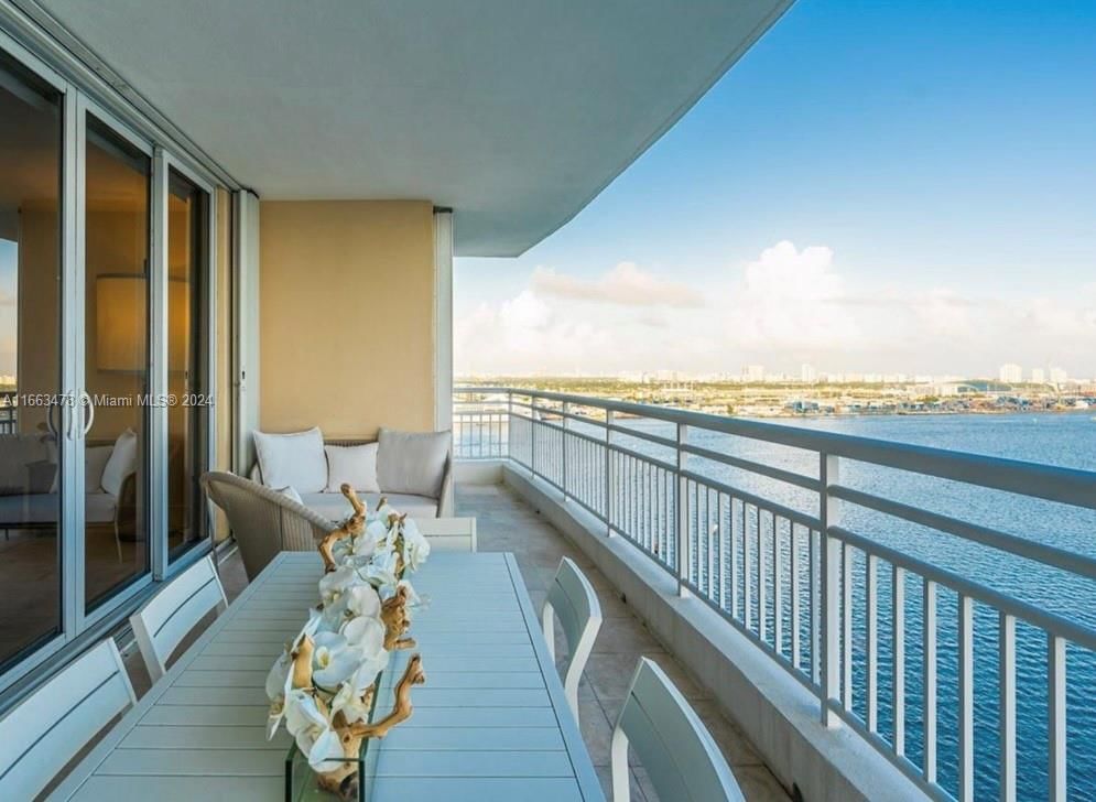 Real estate property located at 808 Brickell Key Dr #1904, Miami-Dade, TWO TEQUESTA POINT CONDO, Miami, FL