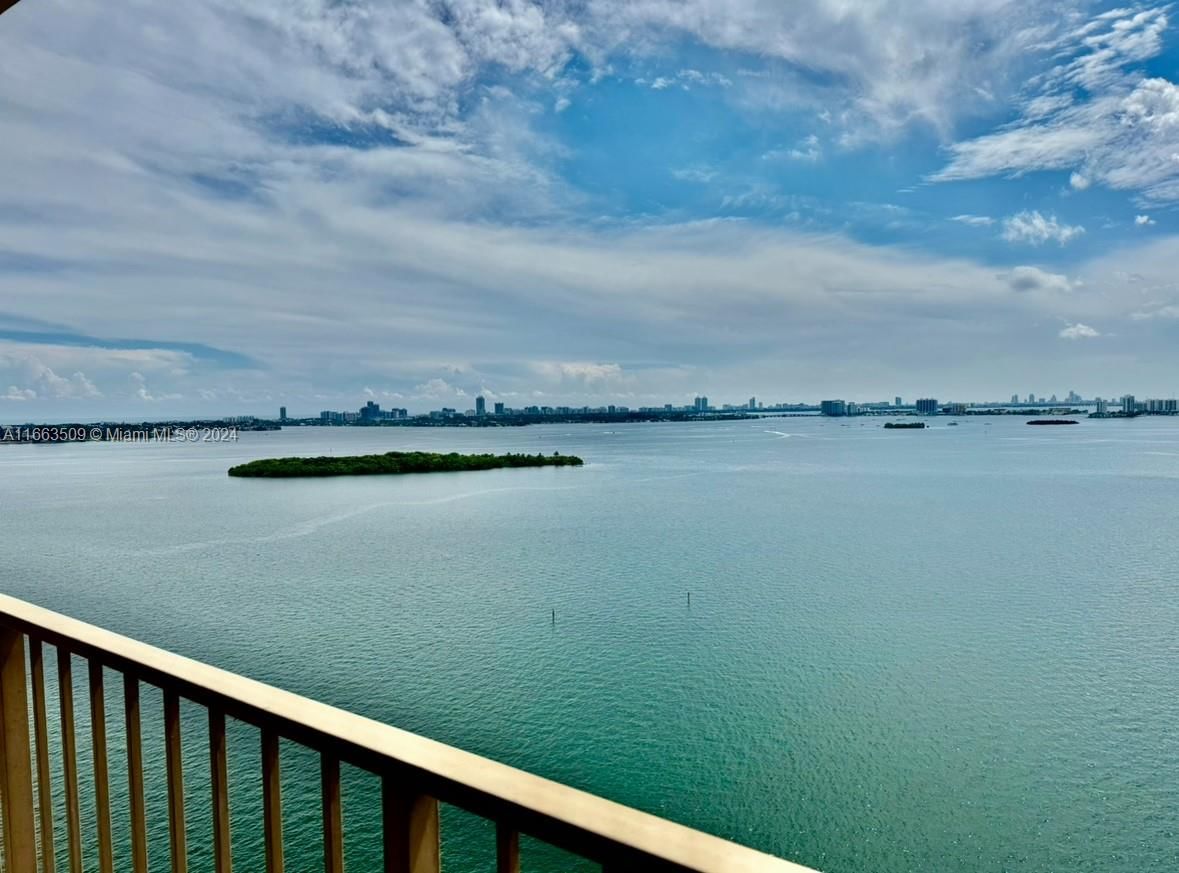 Real estate property located at 1800 114th St #2204, Miami-Dade, CRICKET CLUB CONDO, Miami, FL