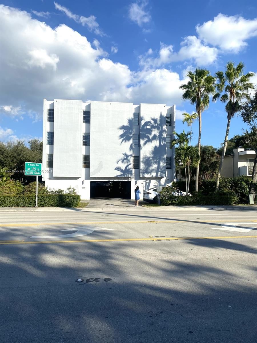 Real estate property located at 12105 6th Ave #203, Miami-Dade, NORTHEAST PALMS CONDO, North Miami, FL