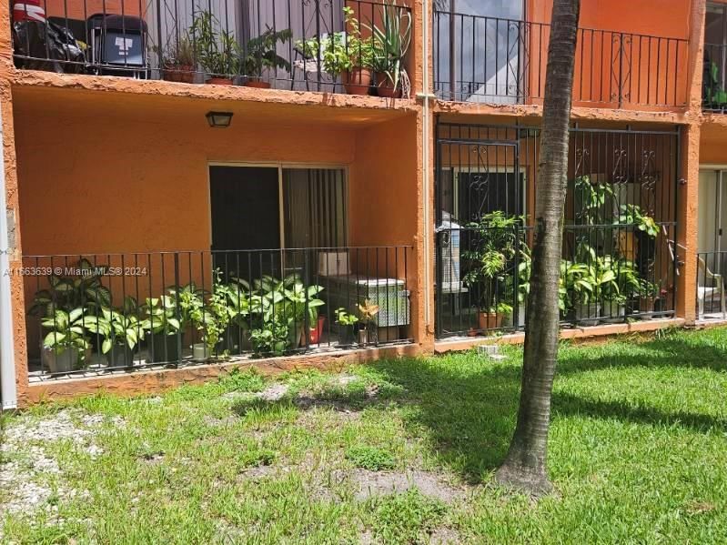 Real estate property located at 1300 47th Pl #117, Miami-Dade, BELLA VILLAS CONDO, Hialeah, FL