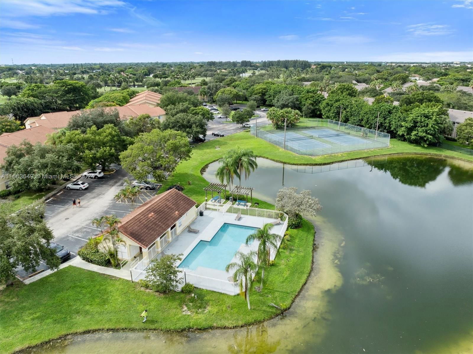 Real estate property located at 12950 Vista Isles Dr #428, Broward, ISLES AT LAGO MAR CONDO, Sunrise, FL