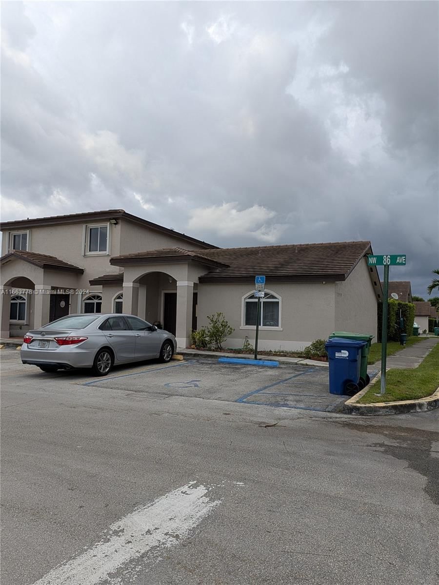 Real estate property located at 18939 86th Ave #3201, Miami-Dade, IBIS VILLA AT MIAMI GARDEN, Hialeah, FL