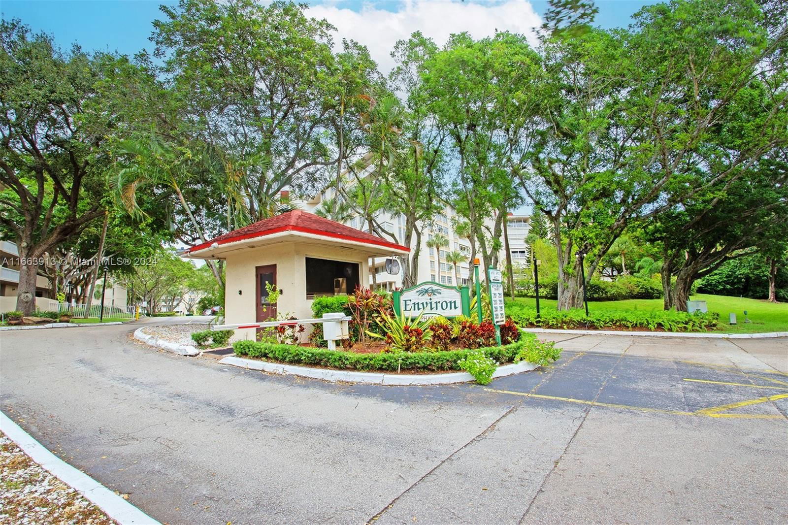 Real estate property located at 6911 Environ Blvd #5L, Broward, ENVIRON I CONDO 9, Lauderhill, FL