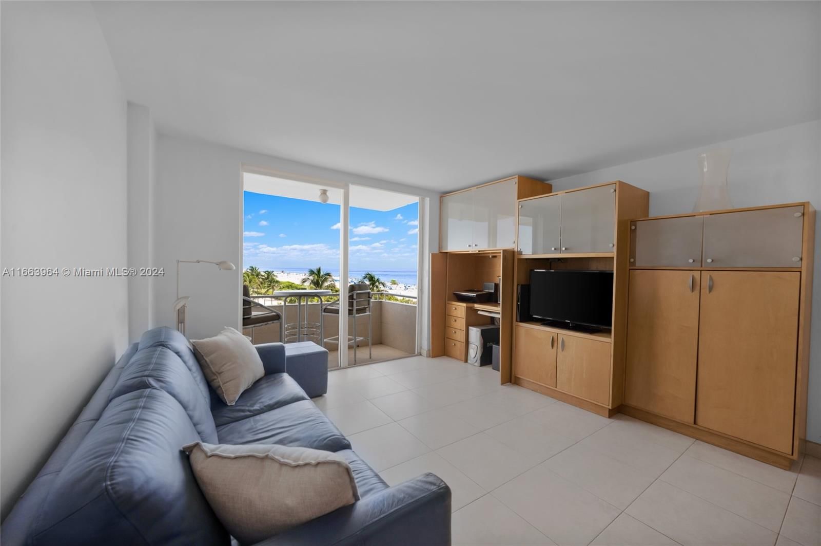 Real estate property located at 465 Ocean drive #619, Miami-dade, Royal Atlantic Condo, Miami Beach, FL