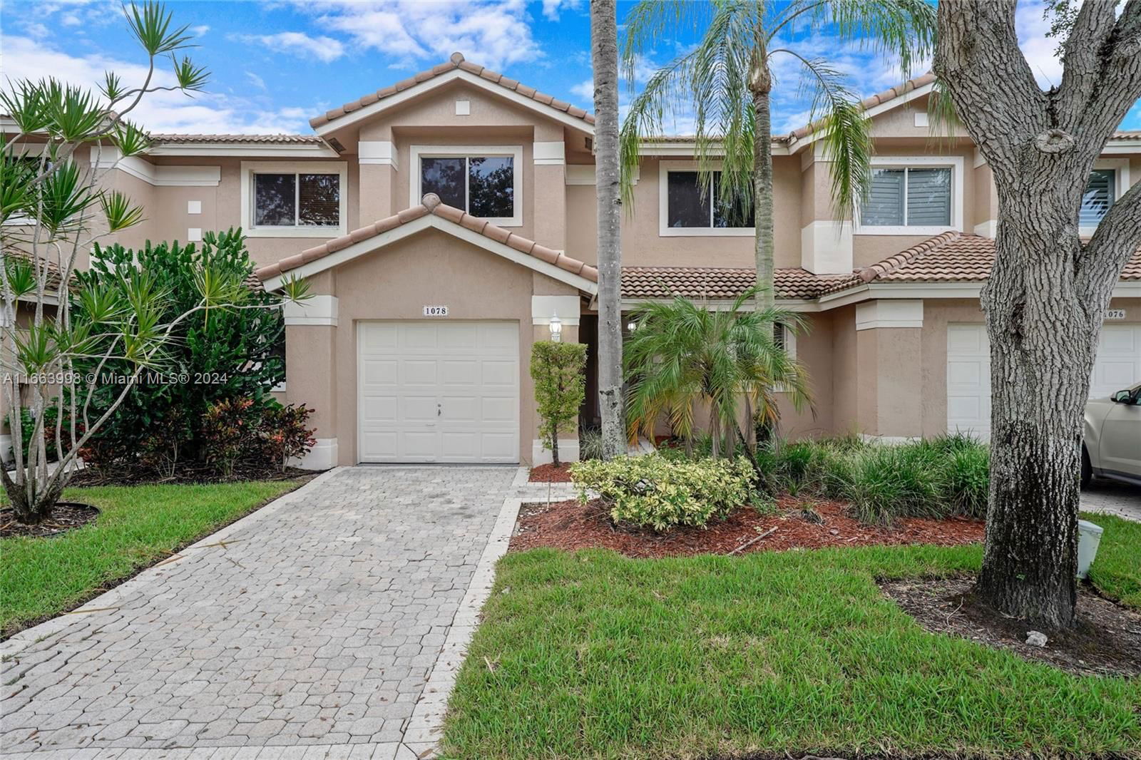 Real estate property located at 1078 158th Way, Broward, HOLLYWOOD LAKES COUNTRY C, Pembroke Pines, FL