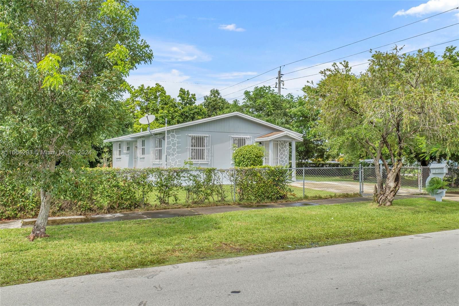 Real estate property located at 11705 187th St, Miami-Dade, SO MIAMI HEIGHTS ADDN G, Miami, FL