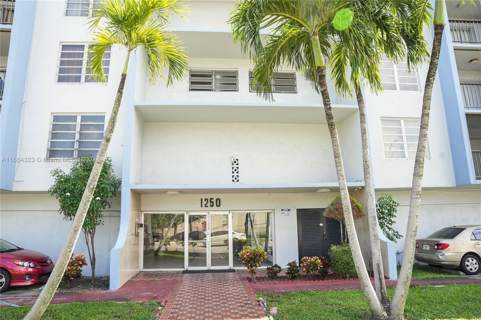 Real estate property located at 1250 125th St #208C, Miami-Dade, WINDWARD II CONDO, North Miami, FL