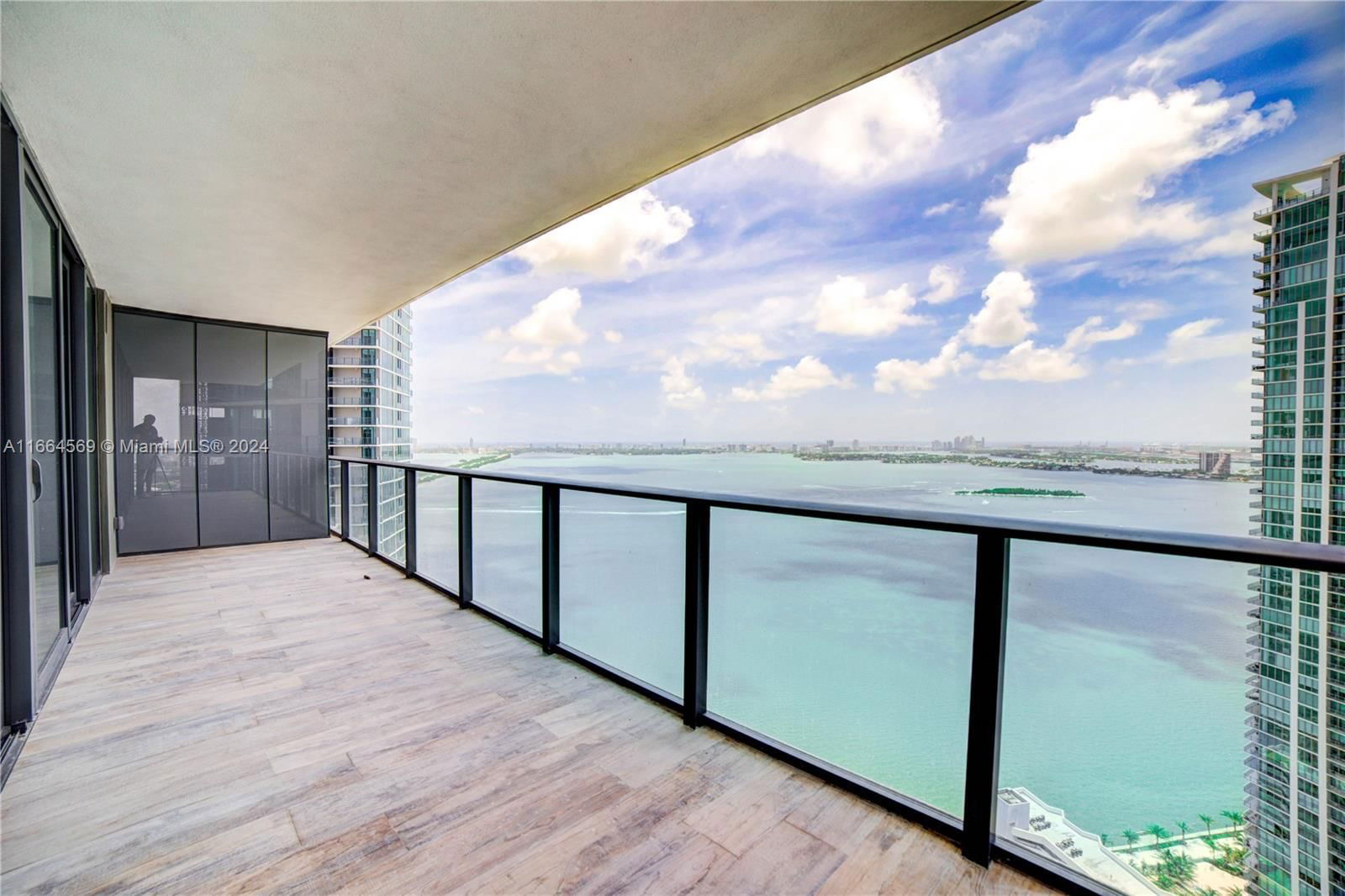 Real estate property located at 650 32nd St #4001, Miami-Dade, PARAISO BAY CONDO, Miami, FL