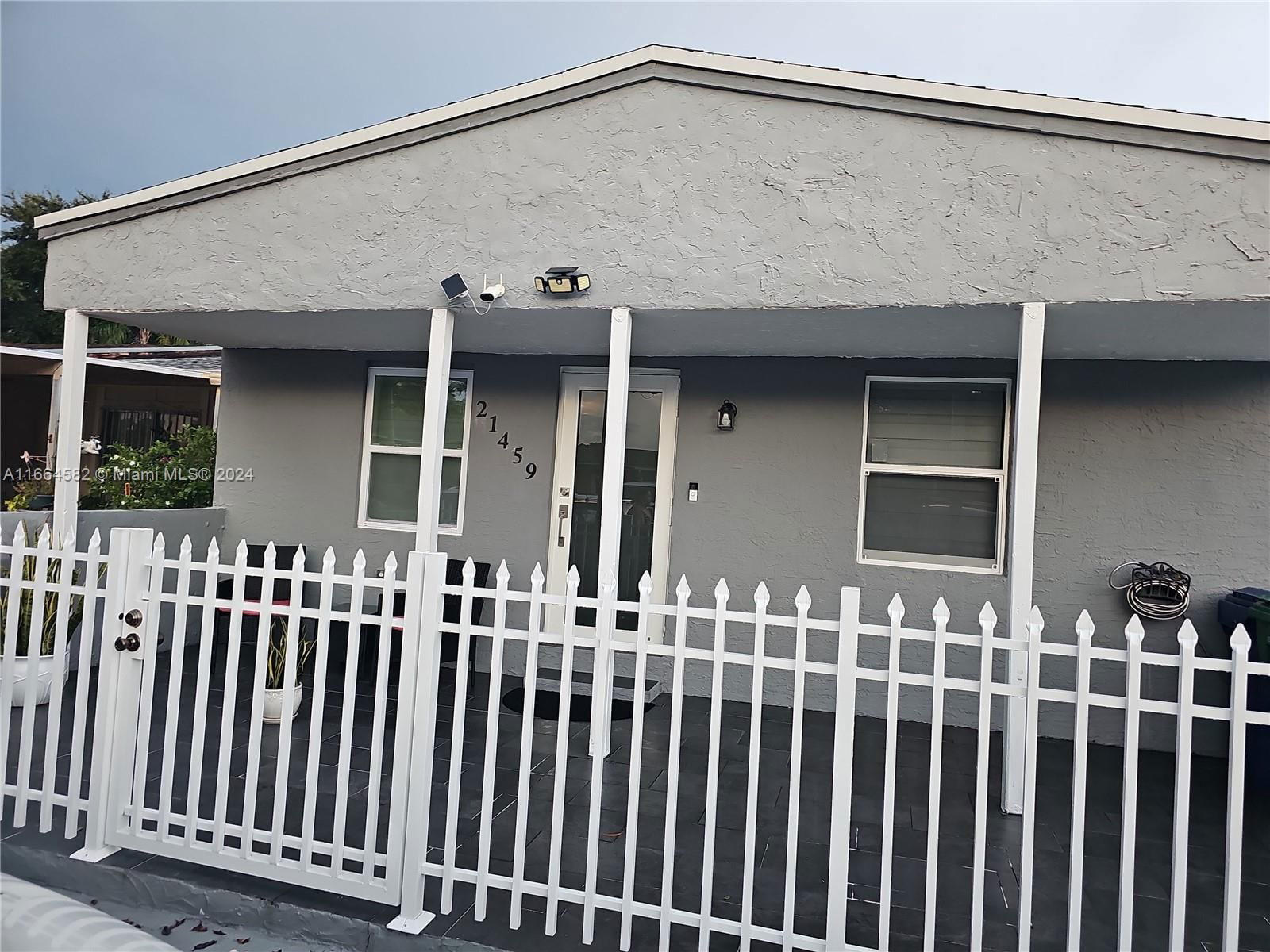 Real estate property located at 21459 40th Cir Ct #21459, Miami-Dade, VISTA VERDE TOWNHOUSE SEC, Miami Gardens, FL