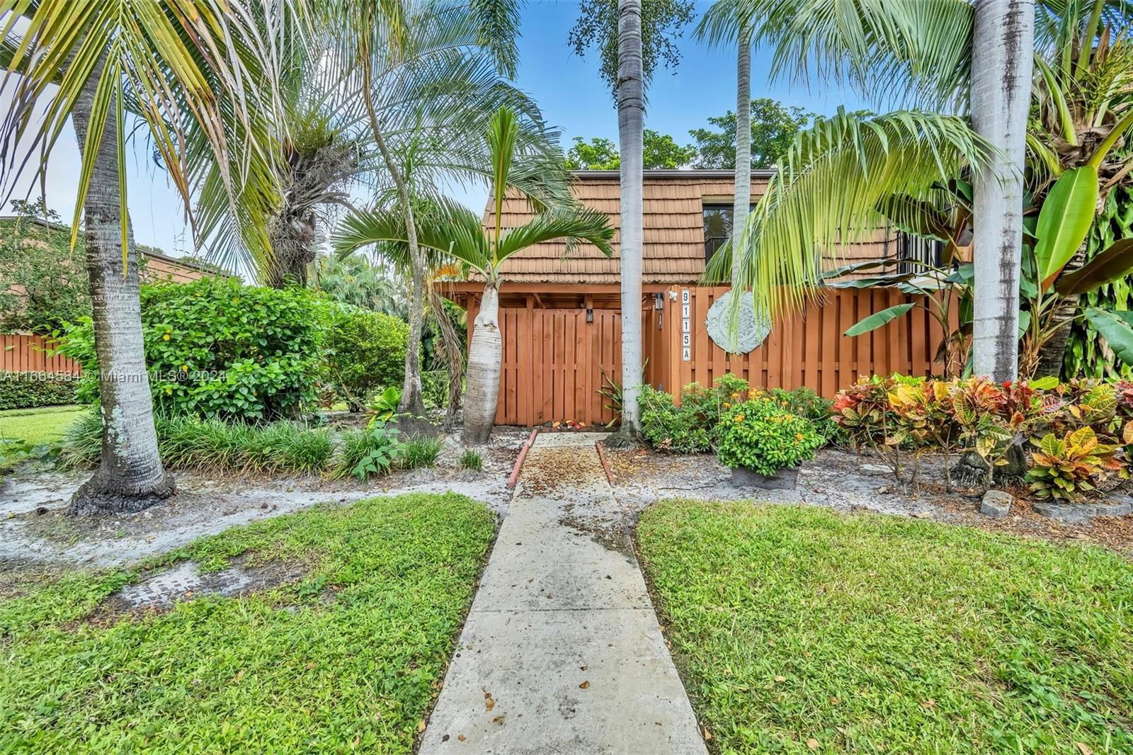 Real estate property located at 9115 20th Ct A, Broward, PINE ISLAND RIDGE SECTION, Davie, FL