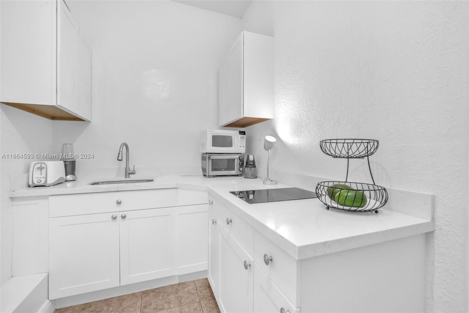Real estate property located at 12406 214th Ter, Miami-dade, Jesslyn Subdivision, Miami, FL