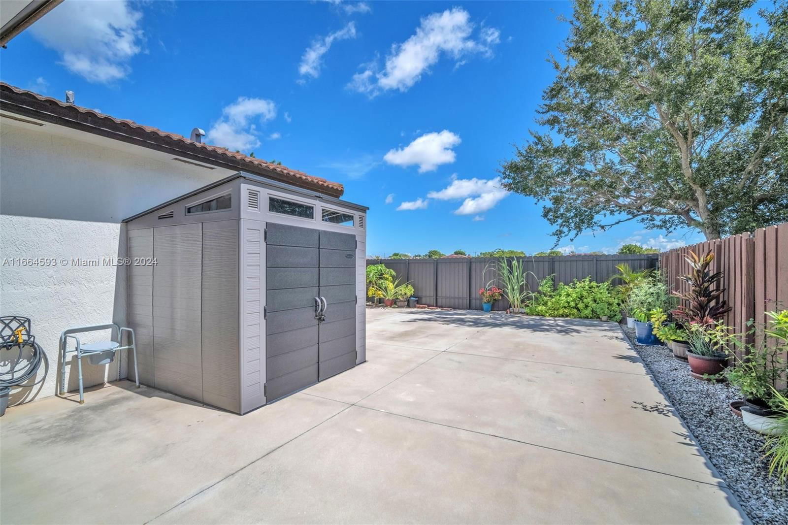 Real estate property located at 12406 214th Ter, Miami-dade, Jesslyn Subdivision, Miami, FL